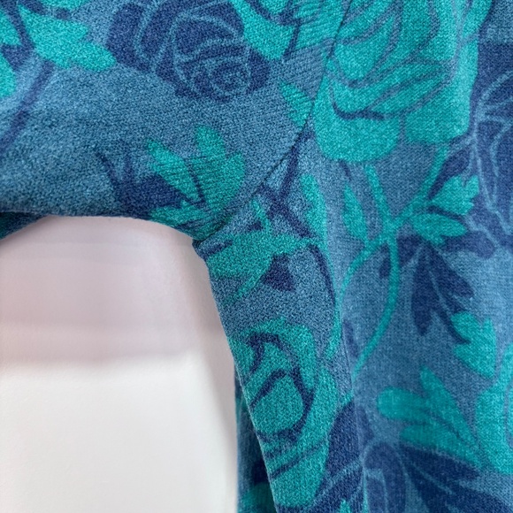 NWT LulaRoe Sarah duster roses pattern blue hues size S - Picture 7 of 15